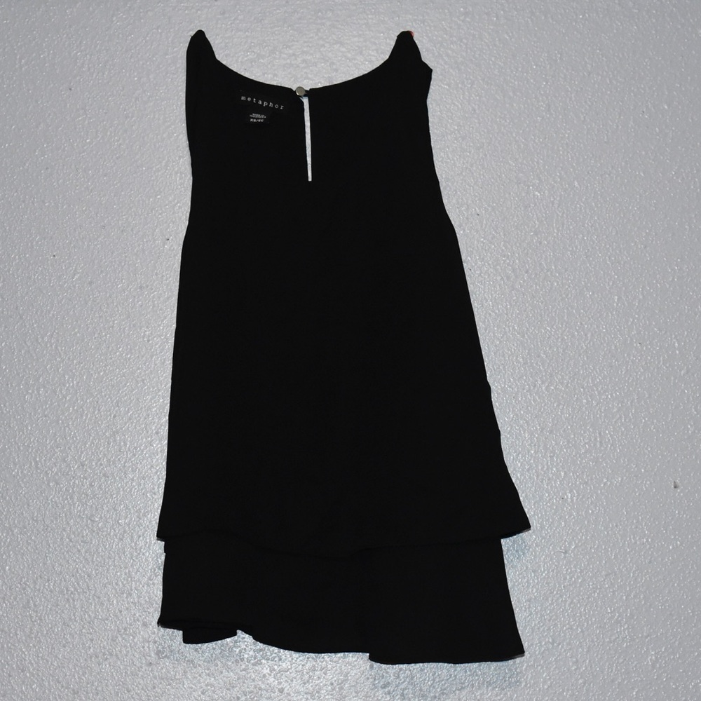 Black sleeveless shirt